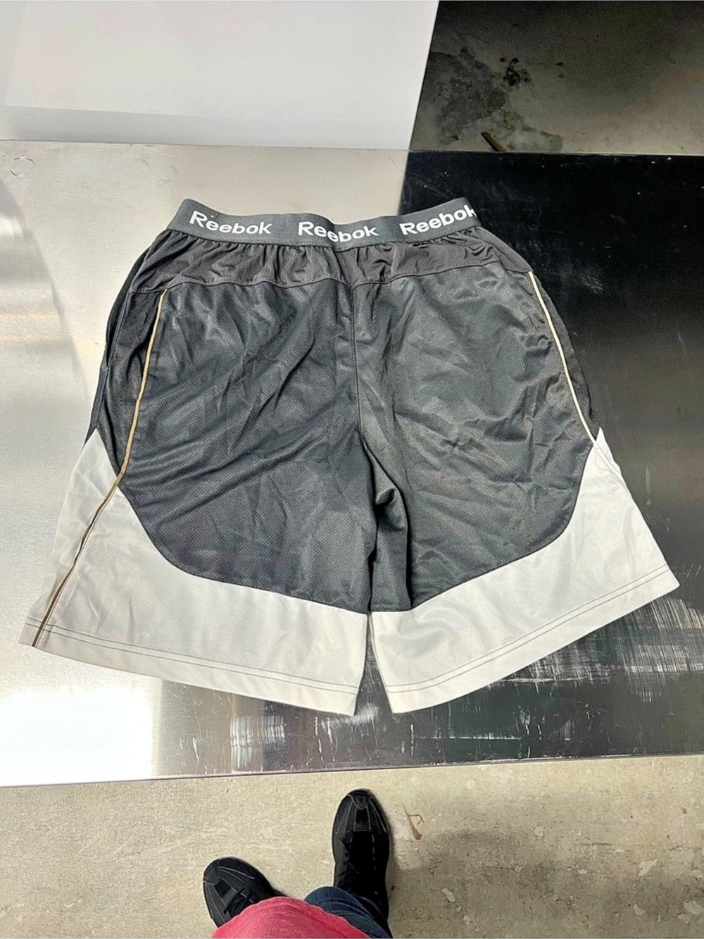 Reebok Color Block Athletic Shorts Size Medium Like New